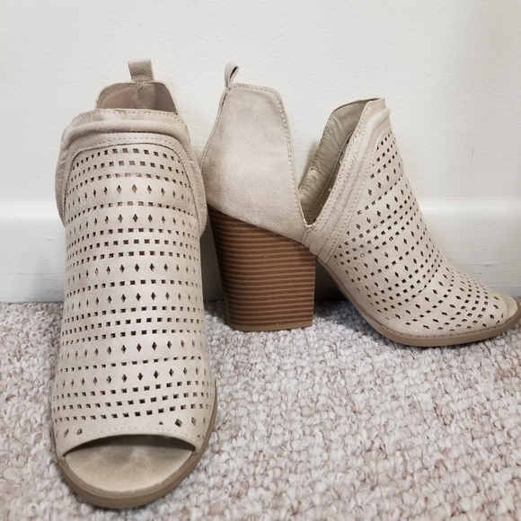 Tan Booties Peep Toe Laser Cut - Picture 1 of 5